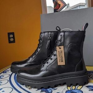 Palladium Pallatrooper Boots M 7.5 W 9 NIB